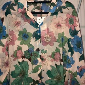 Brand New with tags-Zara-Beautiful floral dress top!